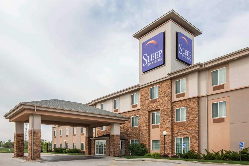 Sleep Inn And Suites Haysville 2*