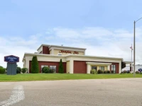 Hampton Inn Litchfield 3*