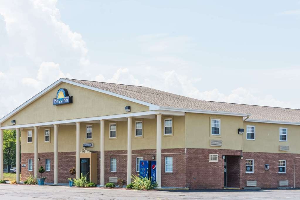 Days Inn Amherst 2*