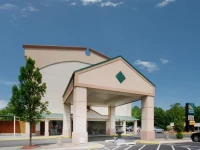 Quality Inn & Suites Laurel 2*