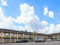 Days Inn Beaumont 3*