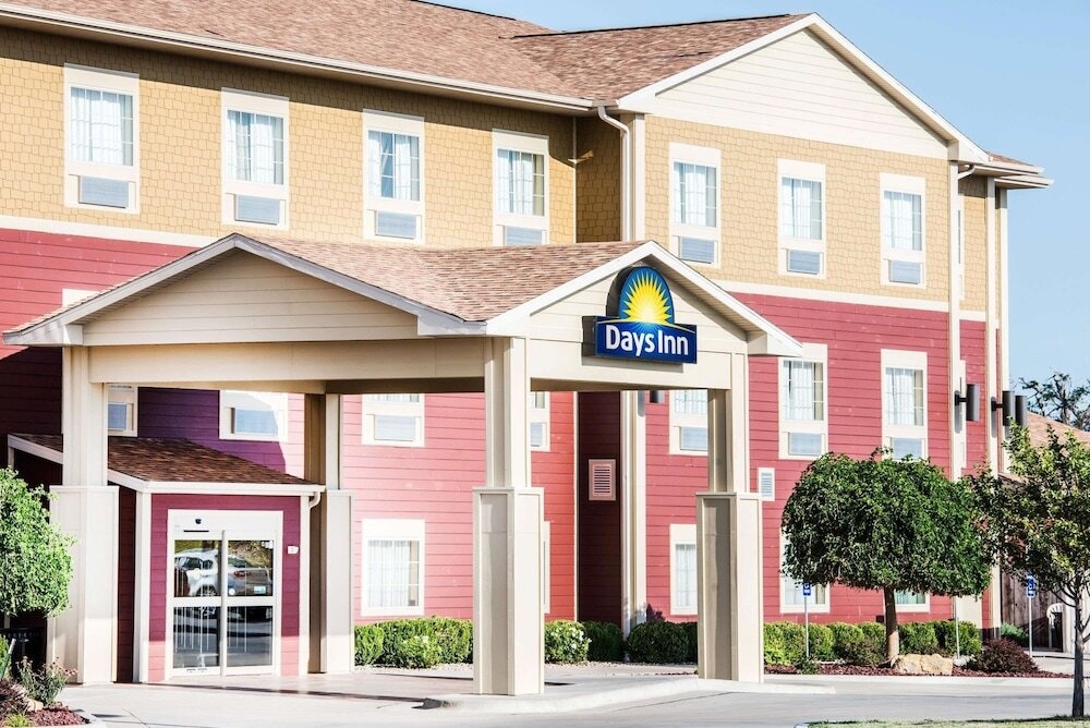 Days Inn Ellis 2*
