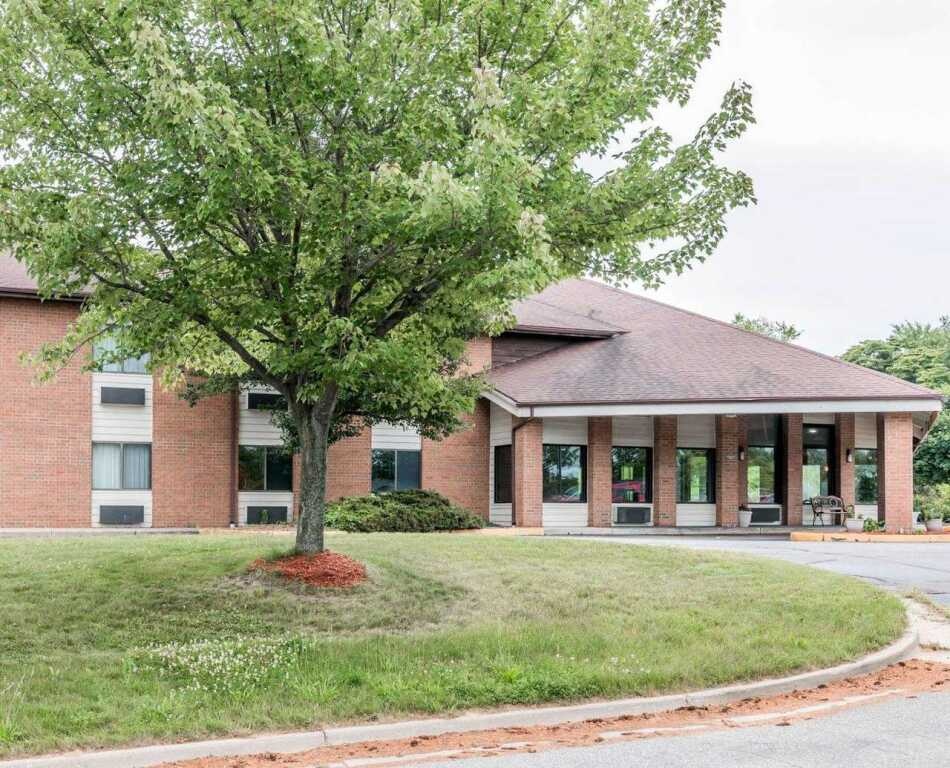 Quality Inn Hudsonville 2*