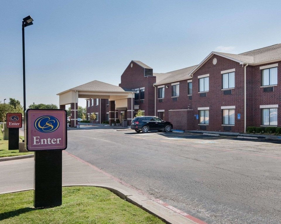 Comfort Suites Plainview 3*