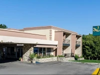 Quality Inn Lawrence 2*