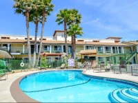 Bay Front Inn 2*
