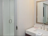 Courtyard Manchester-Boston Regional Airport 3*