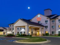 Comfort Suites Burlington 2*