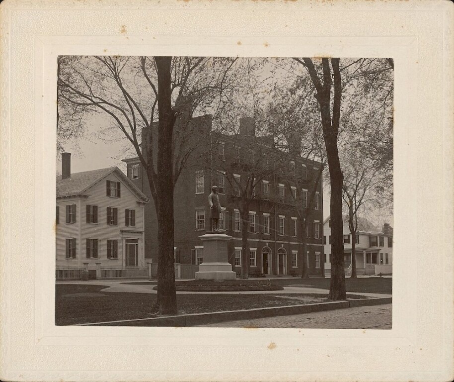 Garrison Inn Boutique Hotel 2*