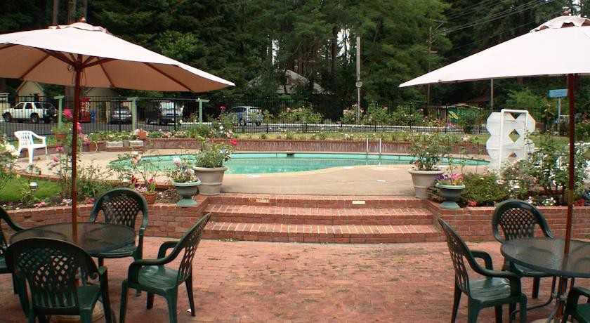 Quality Inn & Suites Santa Cruz Mountains Ben Lomond 2*