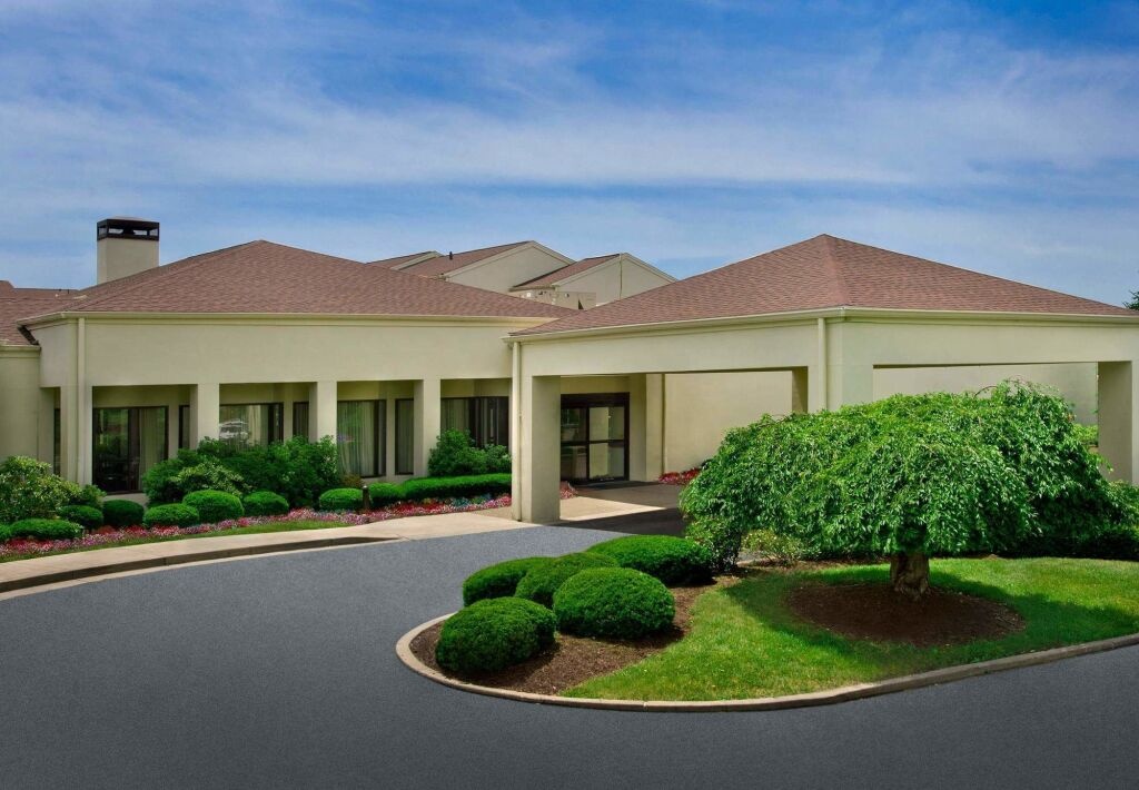 Courtyard by Marriott Pittsburgh Airport 3*
