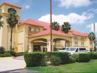 La Quinta Inn & Suites Tomball 3*