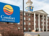 Comfort Inn & Suites Overland Park 2*