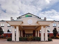 Holiday Inn Express Crockett 2*