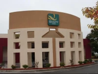 Quality Inn Roanoke Airport 2*