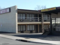 Capri Lynbrook Motor Inn 3*