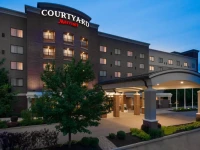 Courtyard Buffalo Airport 3*