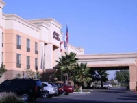 Hampton Inn & Suites Lathrop 3*