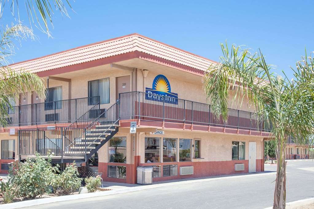 Days Inn Lost Hills 2*