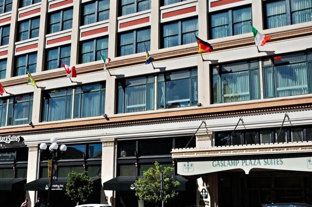 Gaslamp Plaza Suites 3*