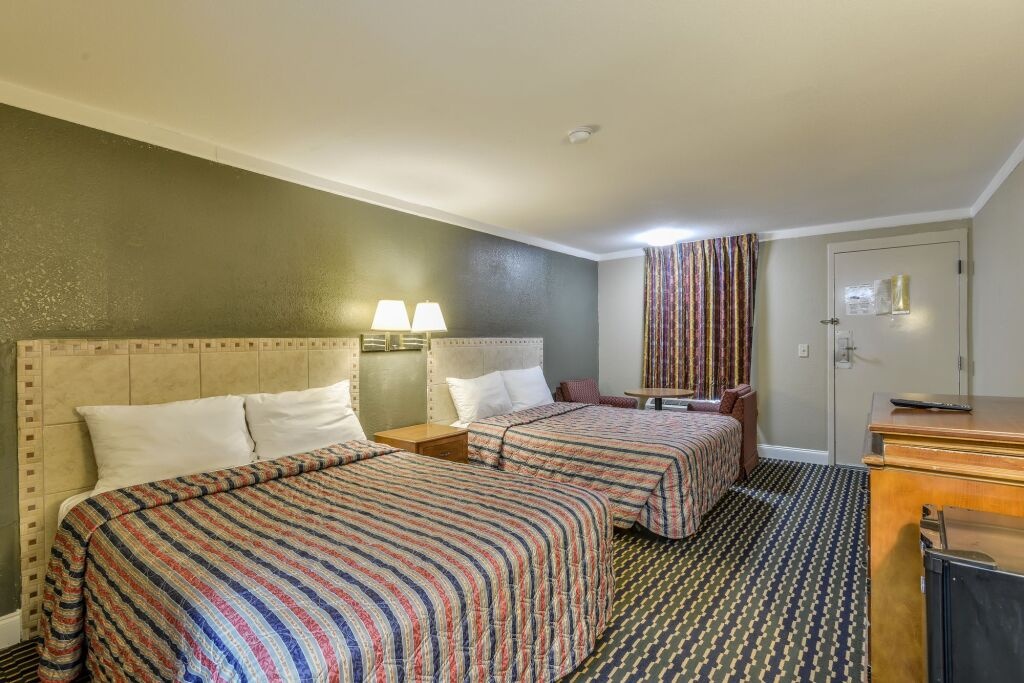 Wake Inn 3*