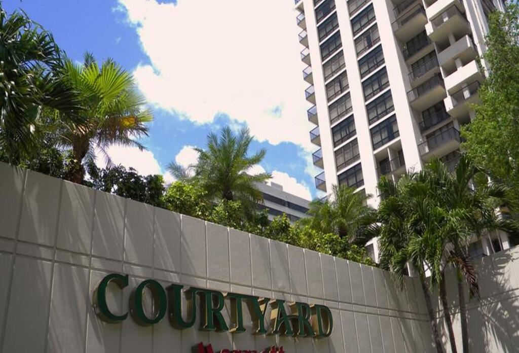 Courtyard Miami Coconut Grove 3*