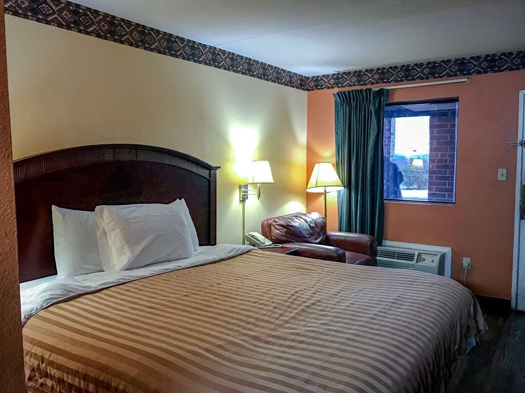 Days Inn Ozark 2*
