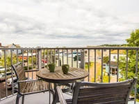 East Bay Suites 1*
