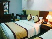 Nhat Tan Hotel 1*