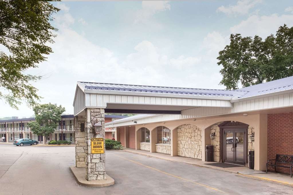Days Inn Dubuque 2*