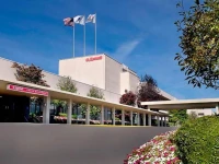 Boston Marriott Newton 3*