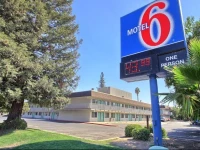 Motel 6 Porterville 1*