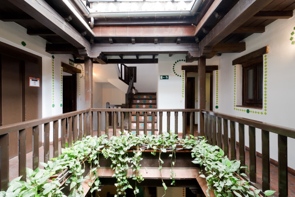 Oasis Backpackers Hostel Granada 2*