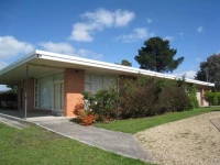 Riverfront Motel and Villas 3*