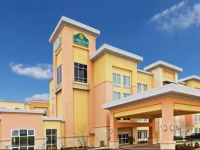 La Quinta Inn & Suites Burleson 3*