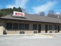 Mohican Little Brown Inn 2*