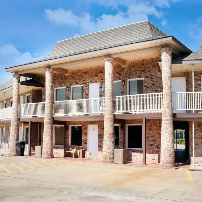 Hom Away Inn and Resort 3*
