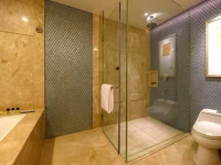 Sovereign Hotel Zhanjiang 5*