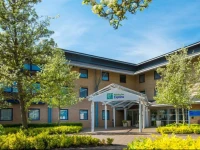 Holiday Inn Express Milton Keynes 3*