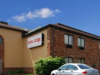 Econo Lodge Streetsboro 2*