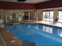 Hampton Inn Milwaukee Northwest 3*