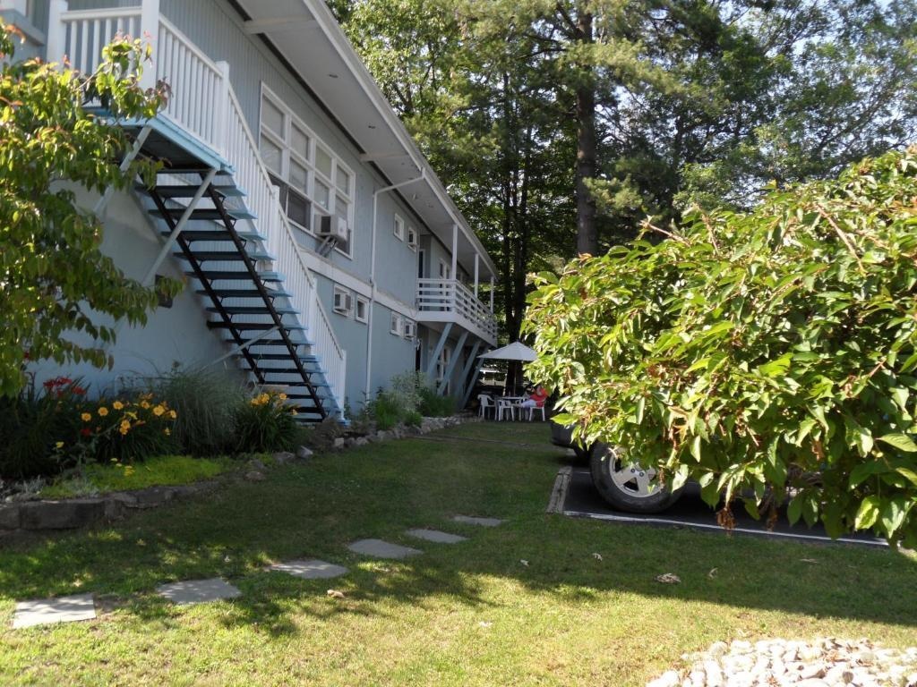 Lido Motel Lake George 2*