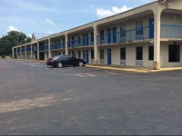 Excellent Inn & Suites 2*