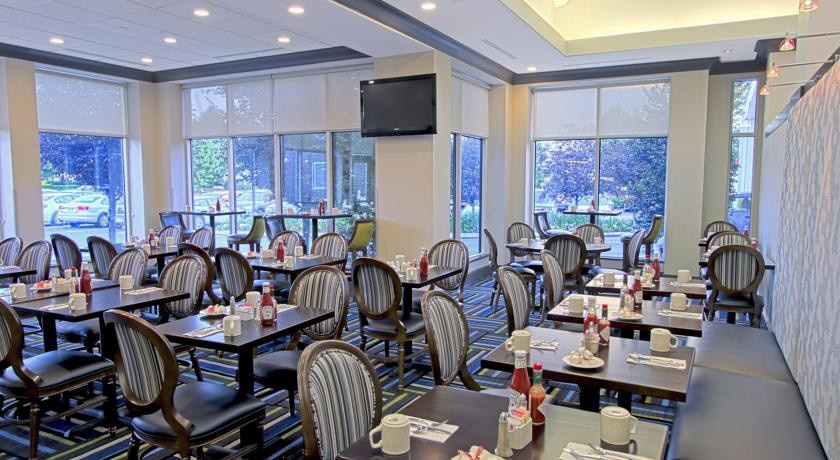 Hilton Garden Inn Westbury 3*
