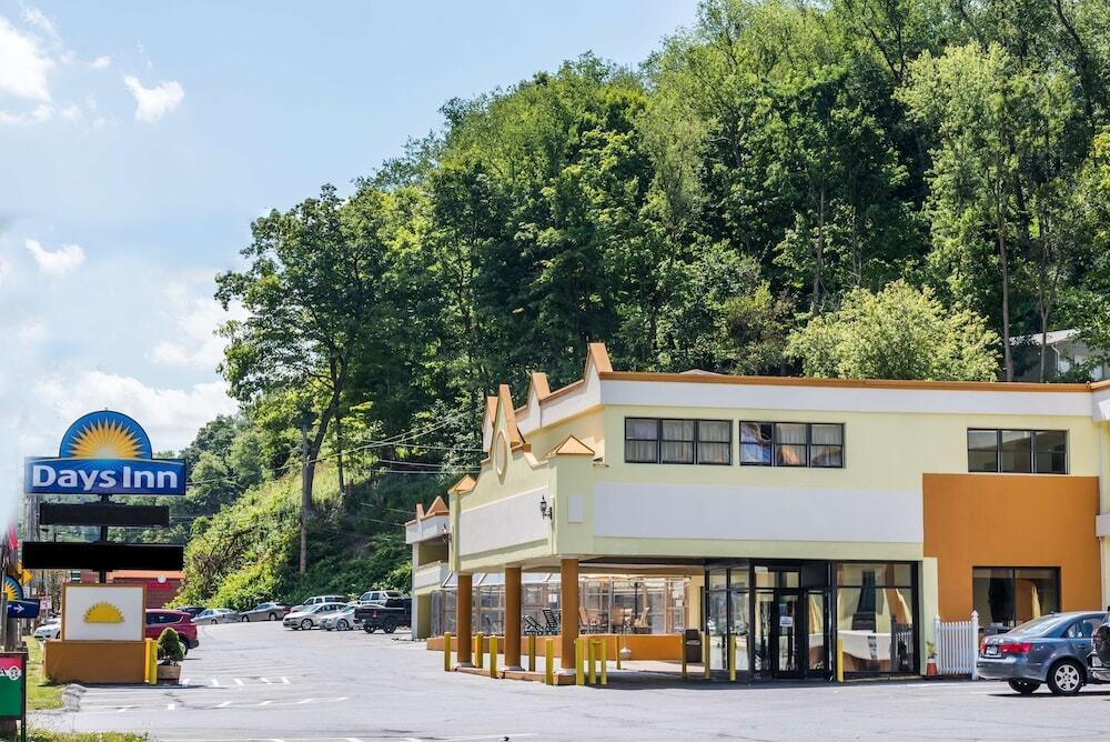 Days Inn Pittsburgh 2*