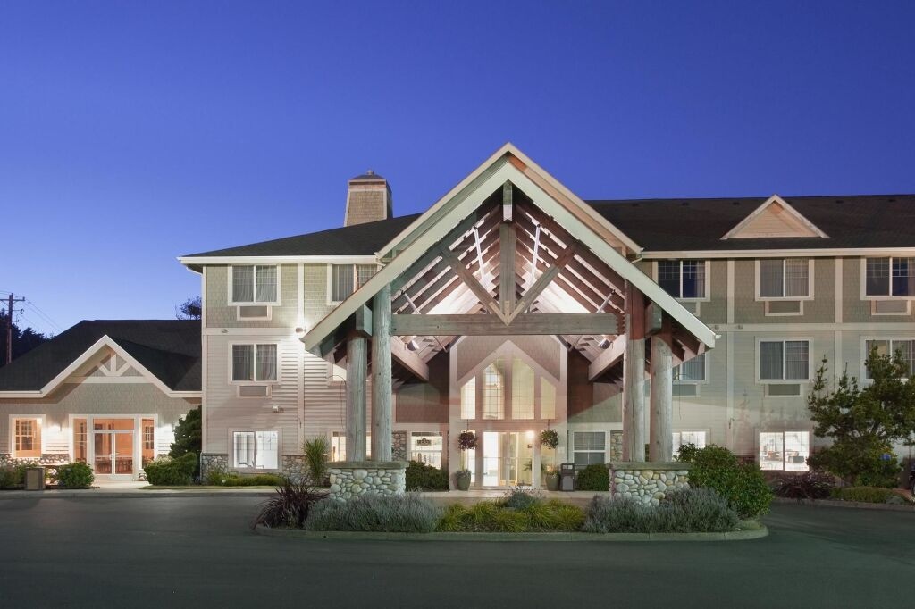 La Quinta Inn and Suites Newport 3*