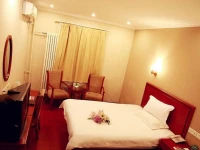 Greentree Inn Jinan Daming Lake Hotel 3*