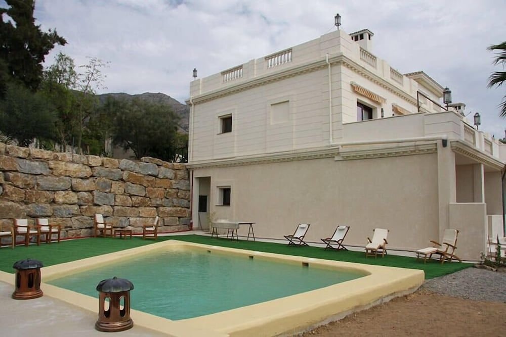 Hotel Villarocamar 2*