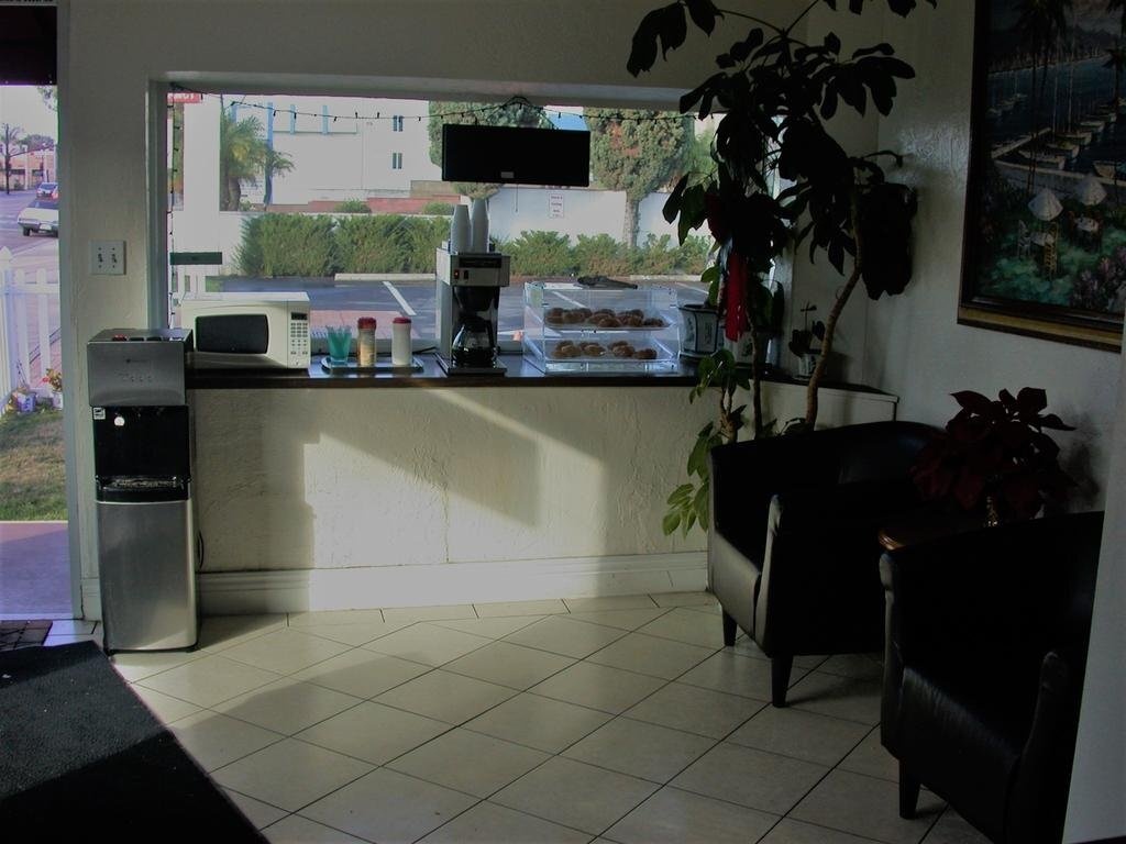Valley Hotel 1*