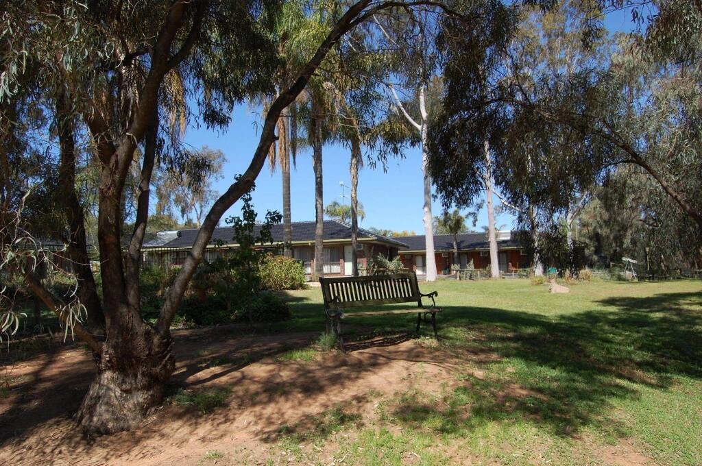 Two Rivers Motel 3*